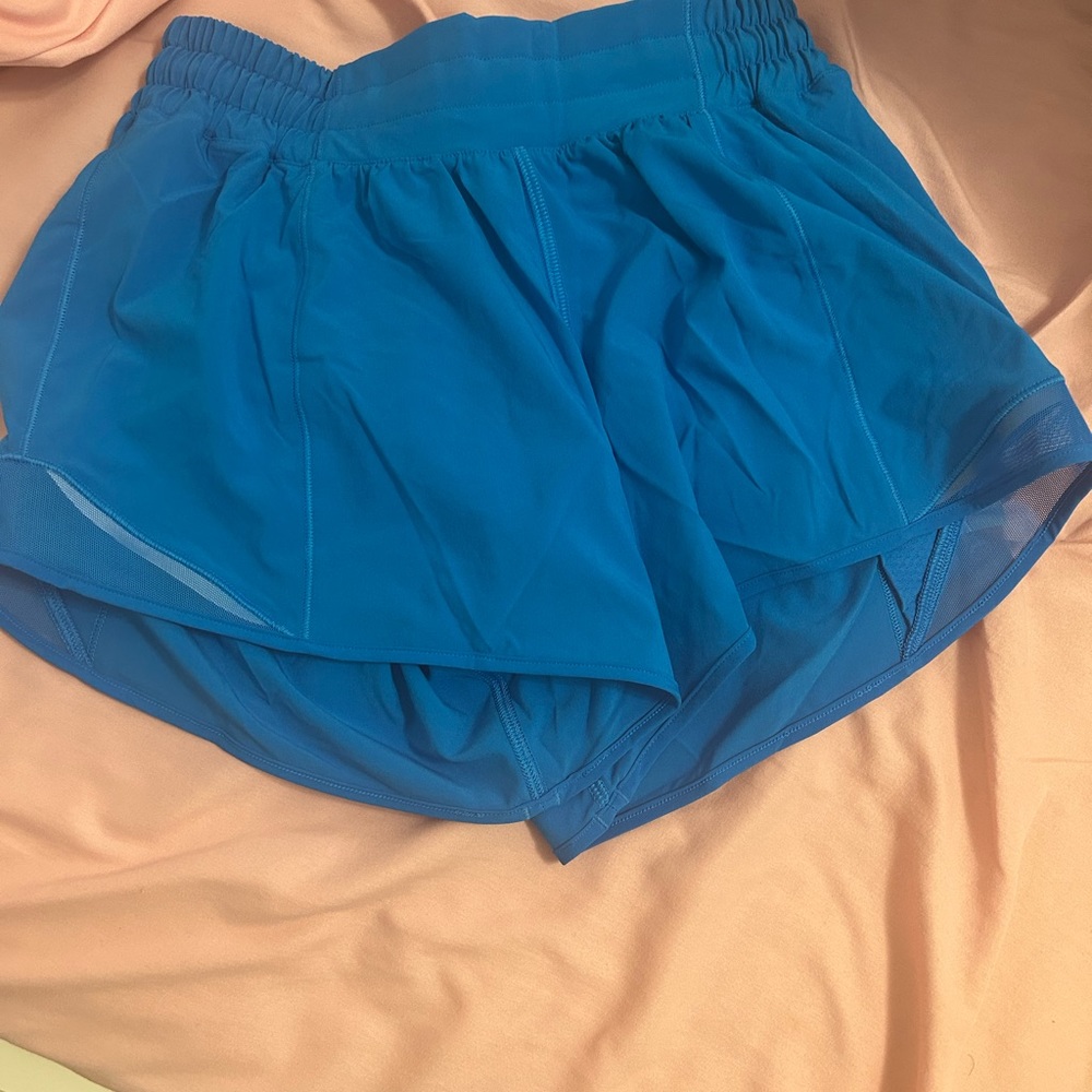 Poolside lululemon hotty hots 4”